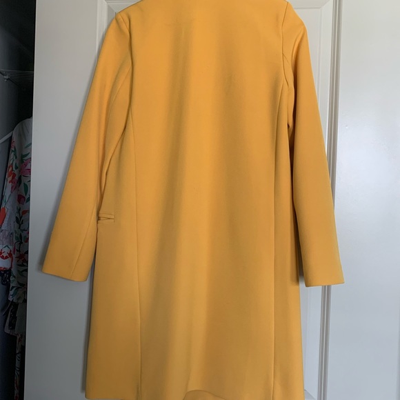 spring yellow coat in good condition.size Small - Picture 5 of 6